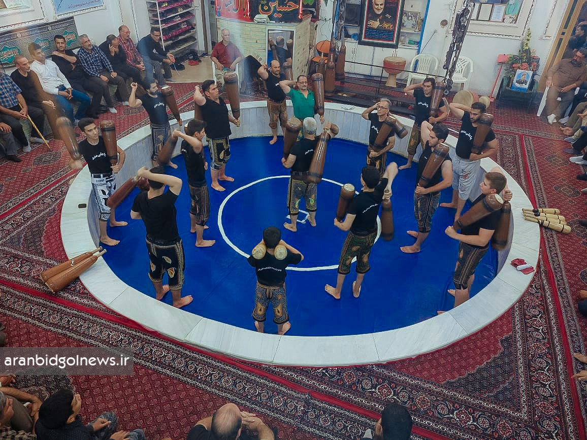 برگزاری مراسم سوگواری اربعین حسینی  همراه با اجرای ورزش باستانی در زورخانه پهلوان آران